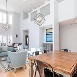 Eclectic Stylish And Cozy Milwaukee Home