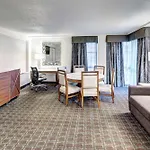Doubletree By Hilton Milwaukee Downtown