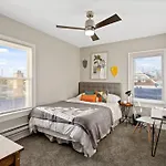 Chic & Spacious Fully Equipped 2Bd Apt W/Parking