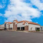 Suburban Studios Milwaukee Airport