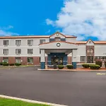 Suburban Studios Milwaukee Airport
