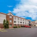 Suburban Studios Milwaukee Airport