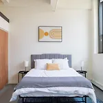 Flexhome Westown 2Br Rs7 In Fiserv And Theater District