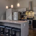 Penthouse Apt In Heart Of Downtown