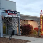 Clarion Hotel Milwaukee Airport