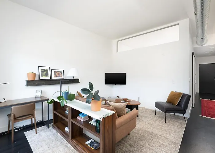 Flexhome Skywalk To Fiserv 1Br Apt U6