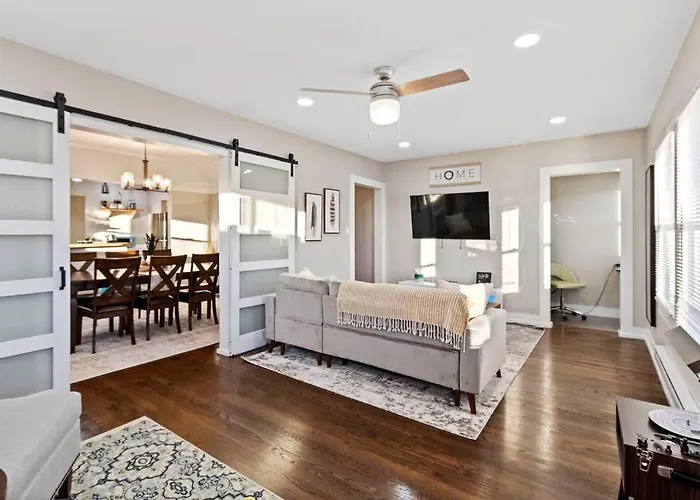 Chic & Spacious Fully Equipped 2Bd Apt W/Parking