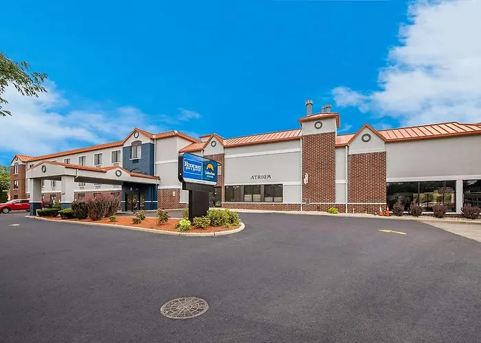 Suburban Studios Milwaukee Airport