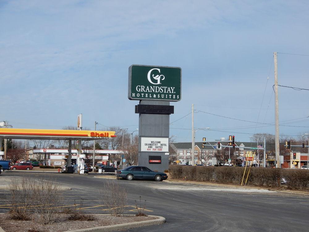 Clarion Airport Milwaukee