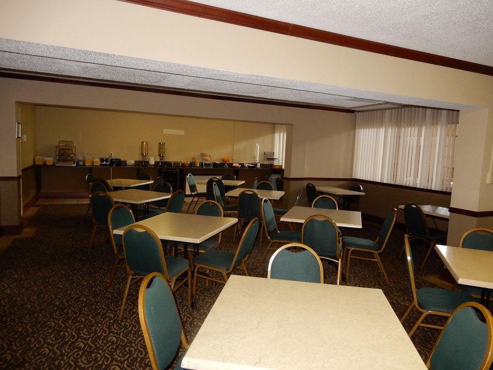Hotel Clarion Airport Milwaukee