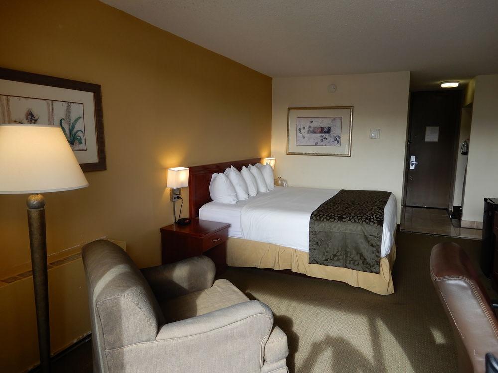 Clarion Airport 3*