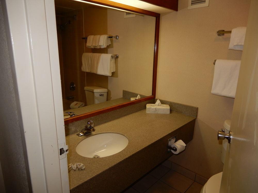 Clarion Airport Milwaukee