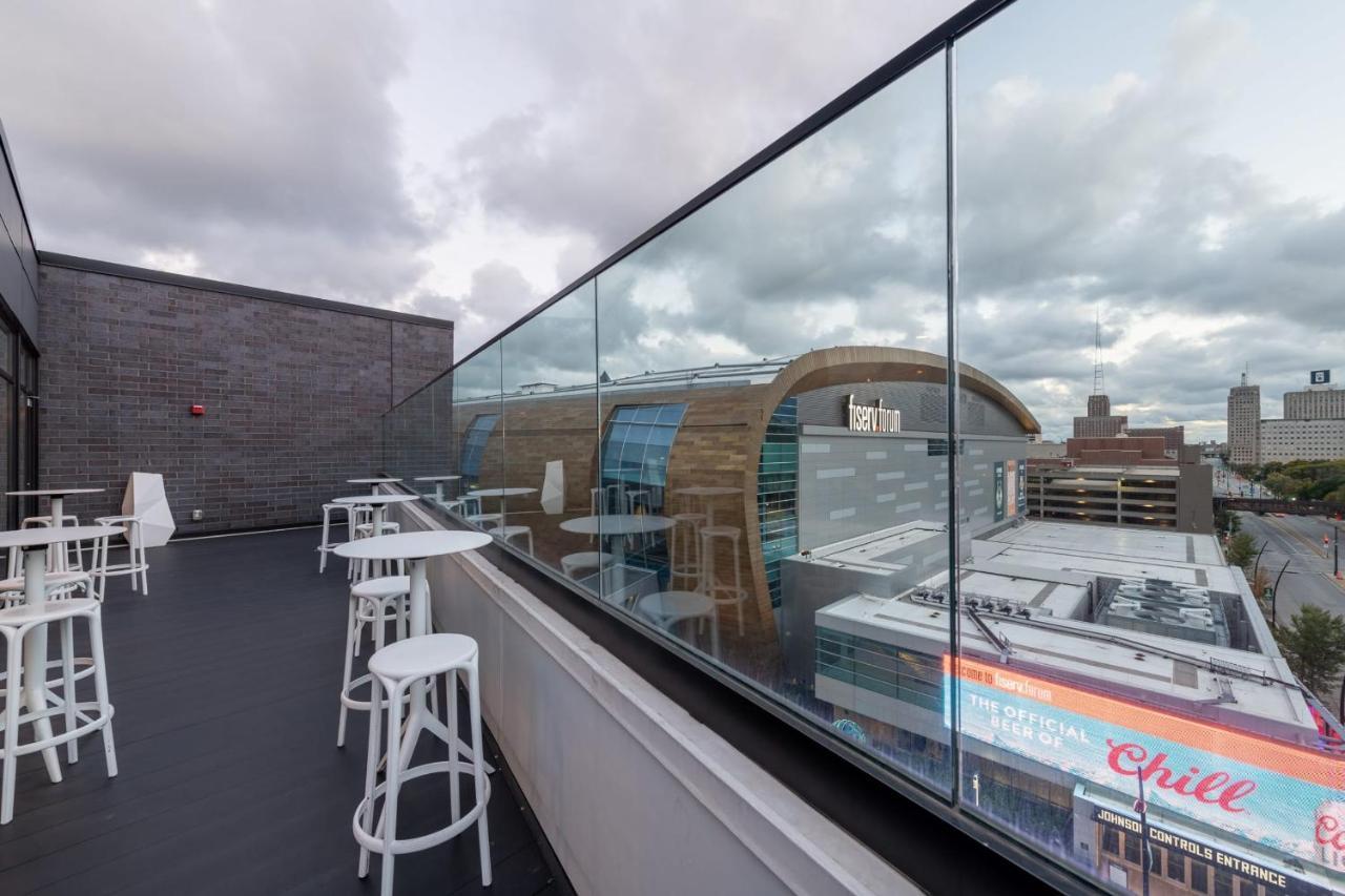 Flexhome Skywalk To Fiserv U3 With Rooftop, Gym, And Parking Milwaukee
