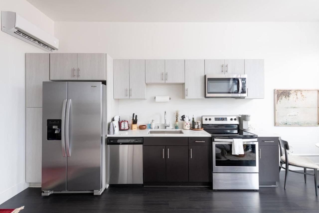 Flexhome Skywalk To Fiserv U3 With Rooftop, Gym, And Parking Apartment