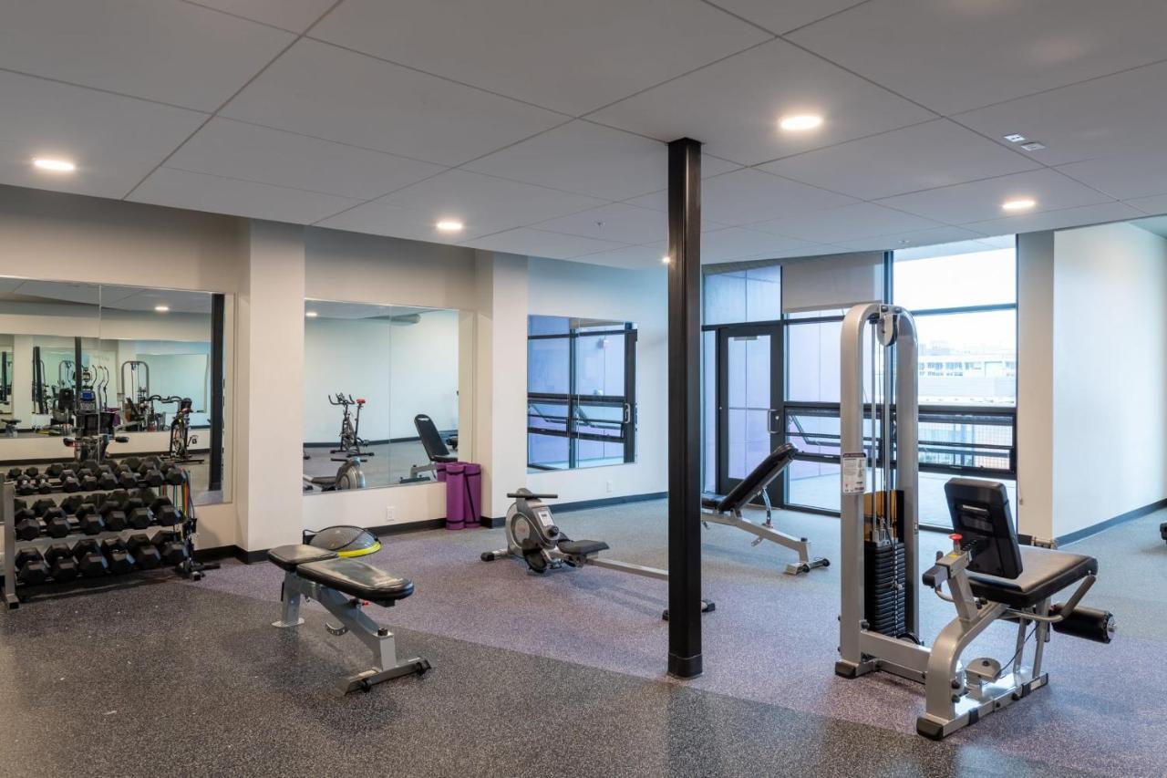 Flexhome Skywalk To Fiserv U3 With Rooftop, Gym, And Parking Milwaukee