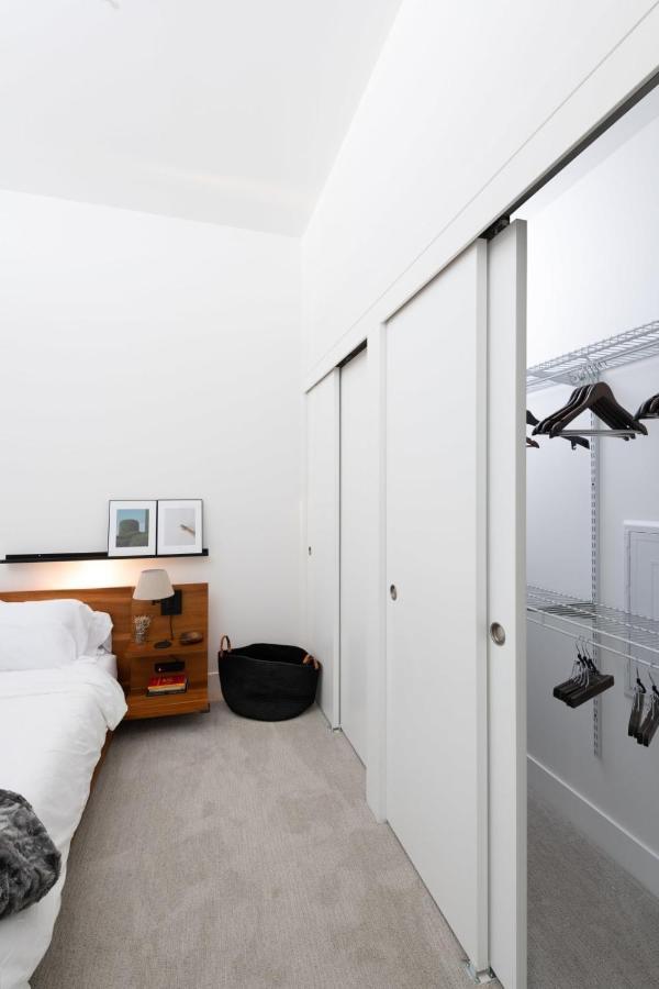Apartment Flexhome Skywalk To Fiserv U3 With Rooftop, Gym, And Parking Milwaukee