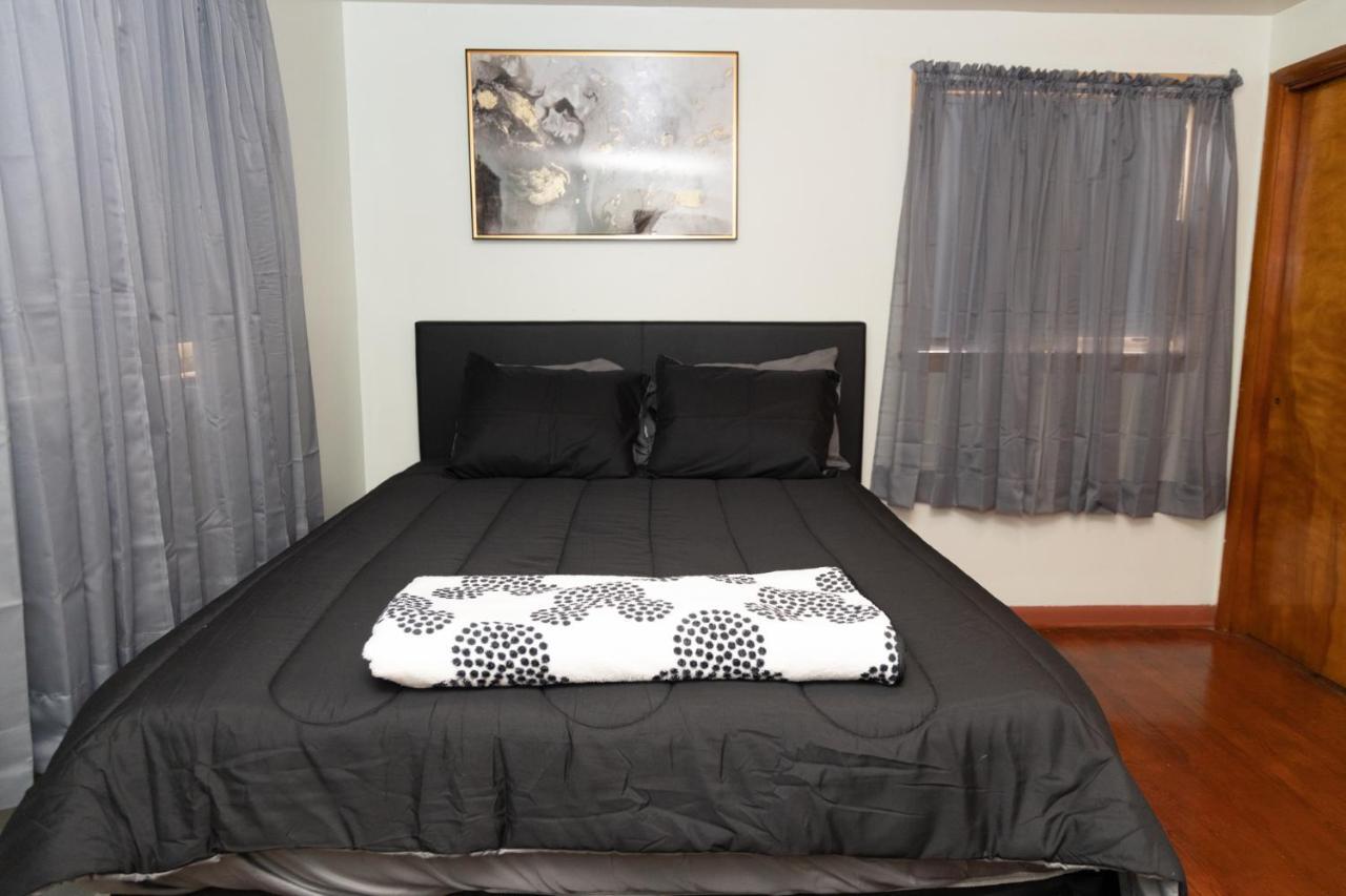Three Bedroom Unit Free Parking & Wifi Apartment *