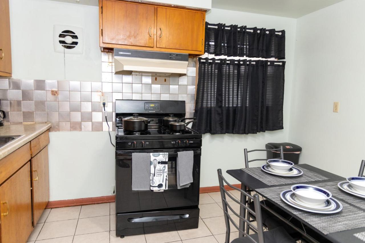 Three Bedroom Unit Free Parking & Wifi Apartment *