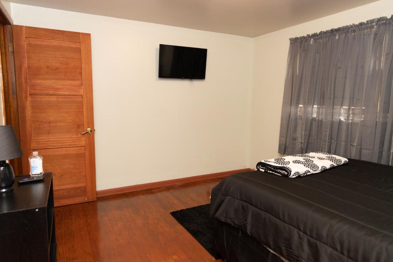 Three Bedroom Unit Free Parking & Wifi Milwaukee