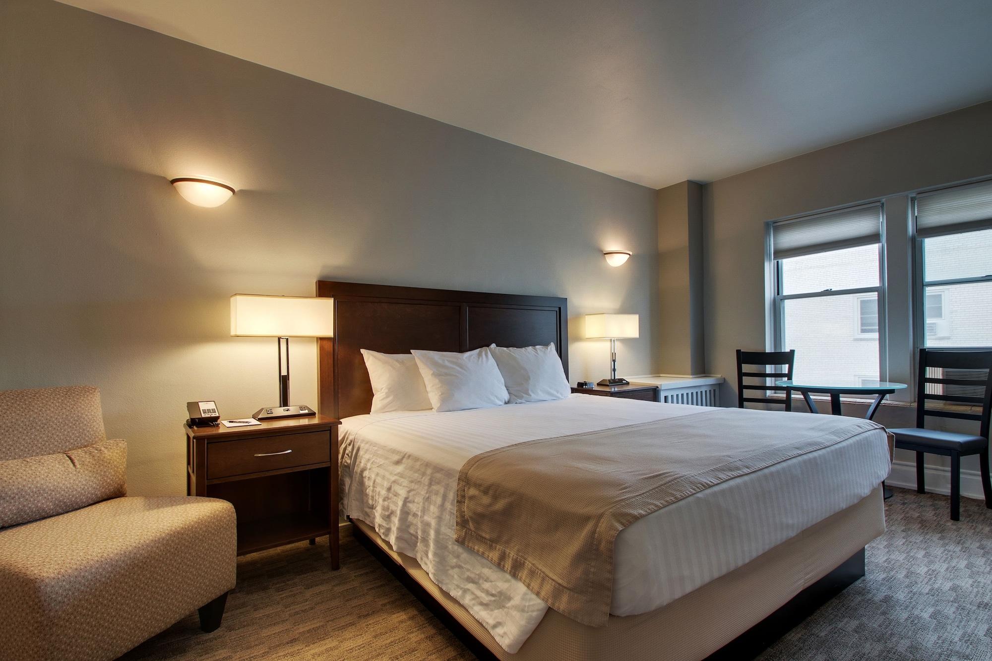 Hotel Knickerbocker On The Milwaukee