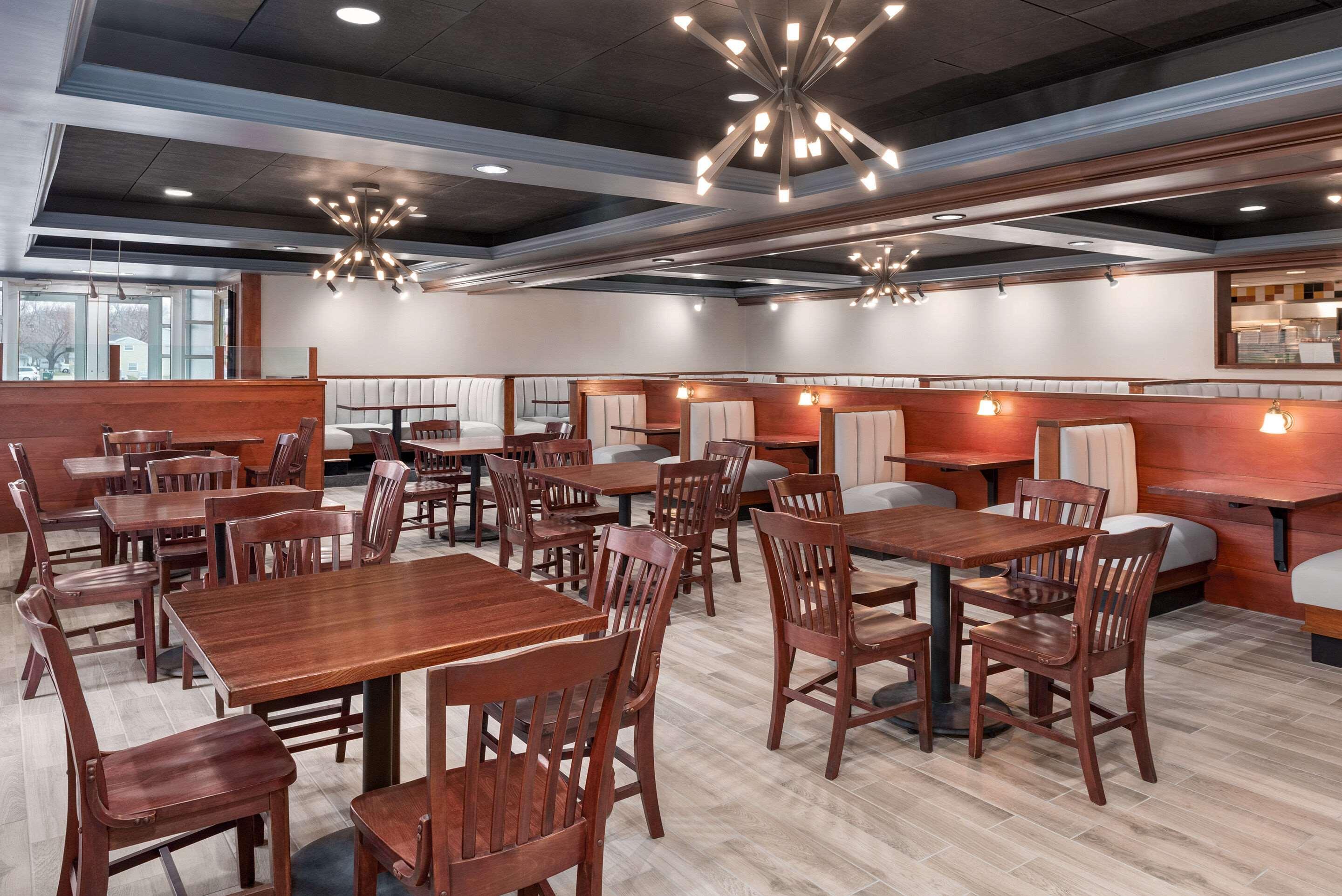 Hotel Clarion Airport Milwaukee