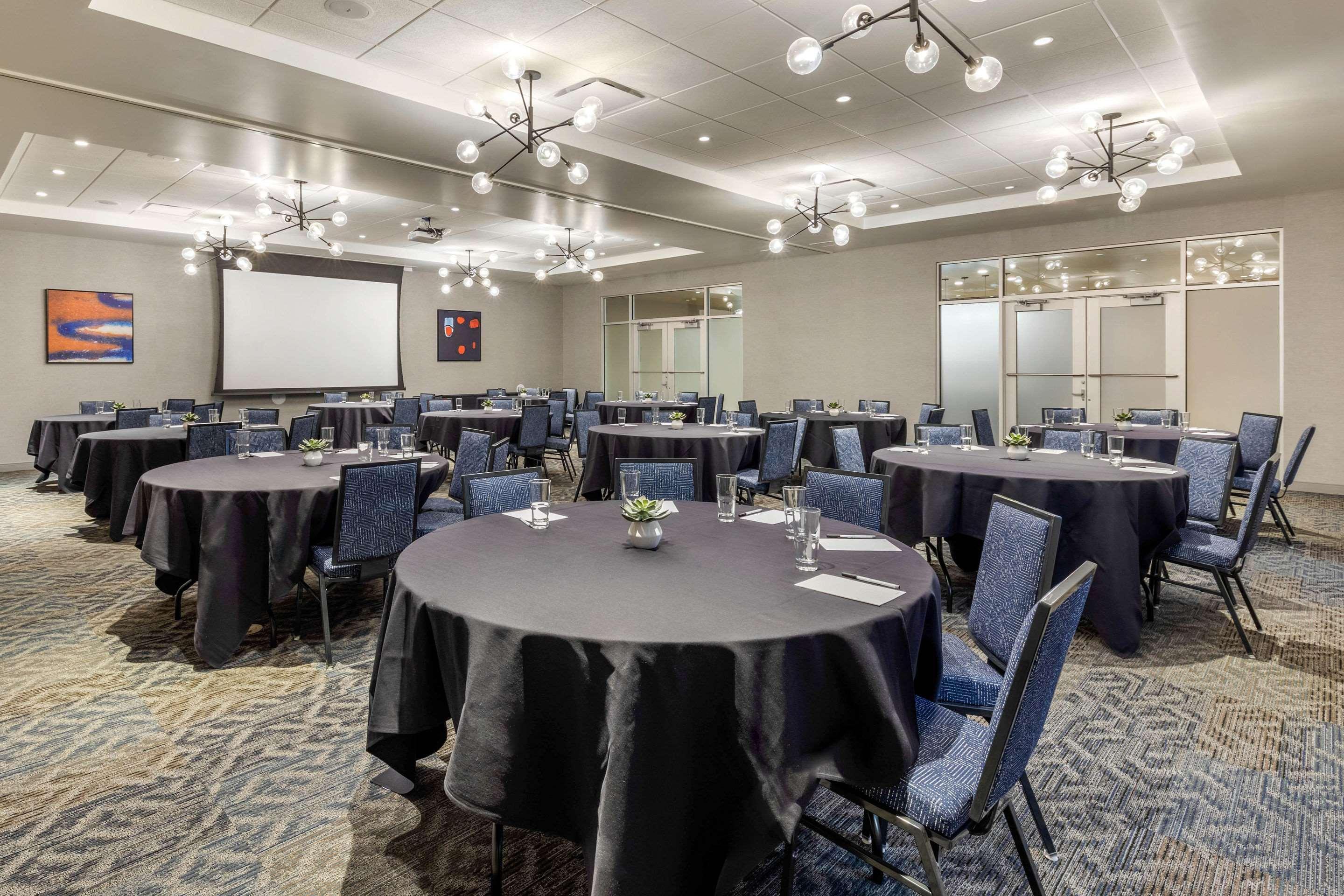 Hotel Cambria Downtown