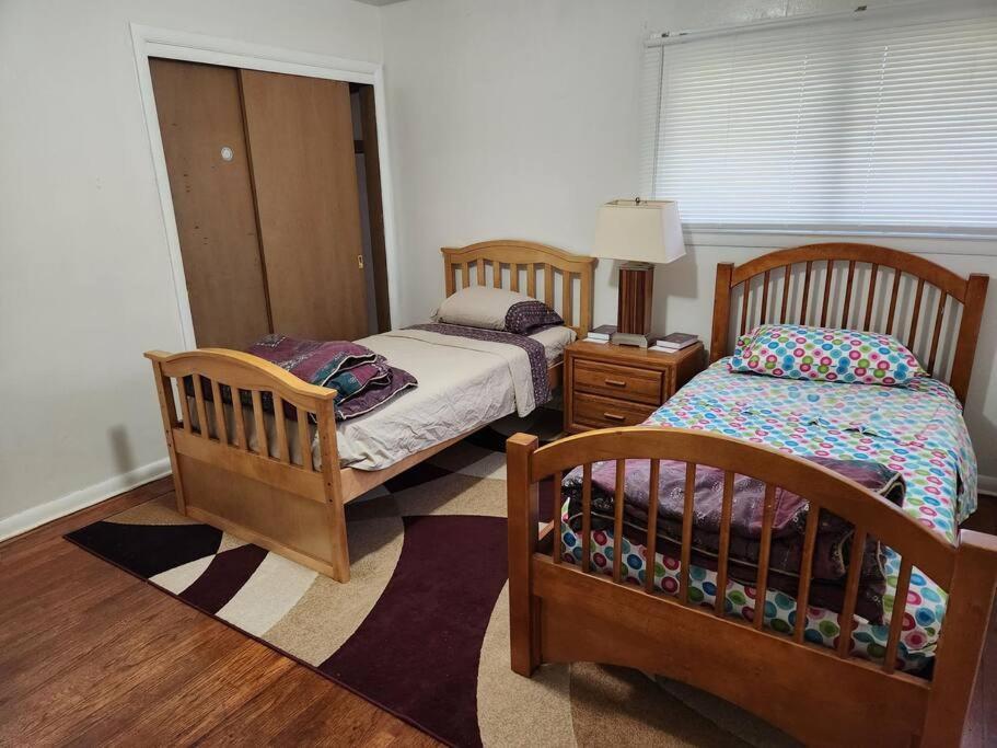 Spacious 4-bedroom In Quiet Neighborhood *