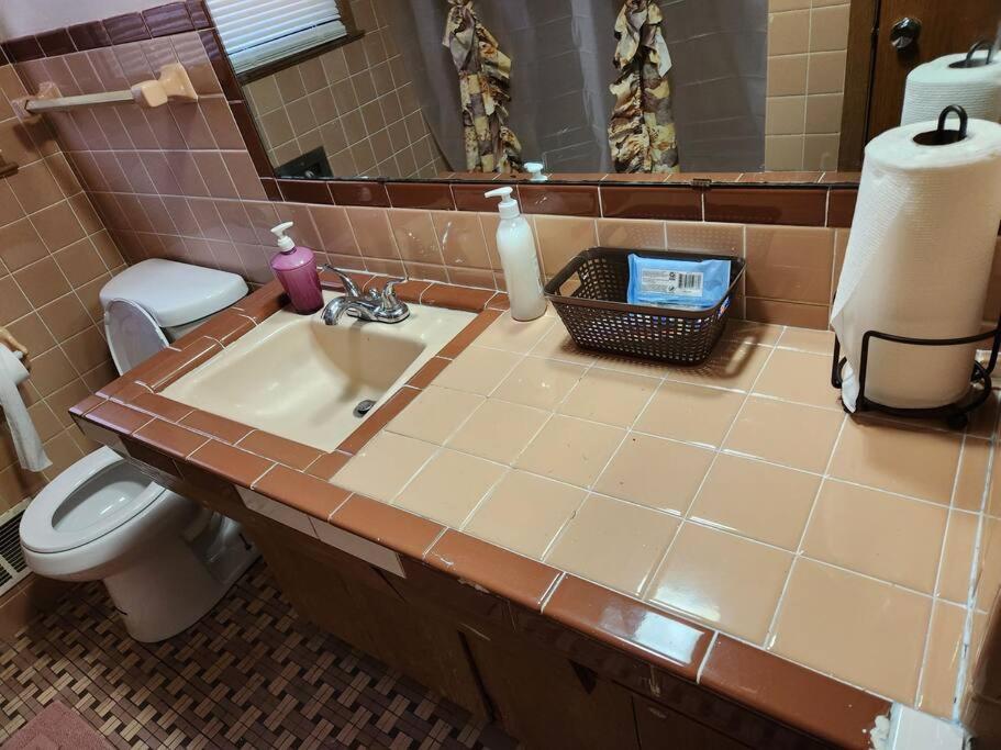 Holiday home Spacious 4-bedroom In Quiet Neighborhood
