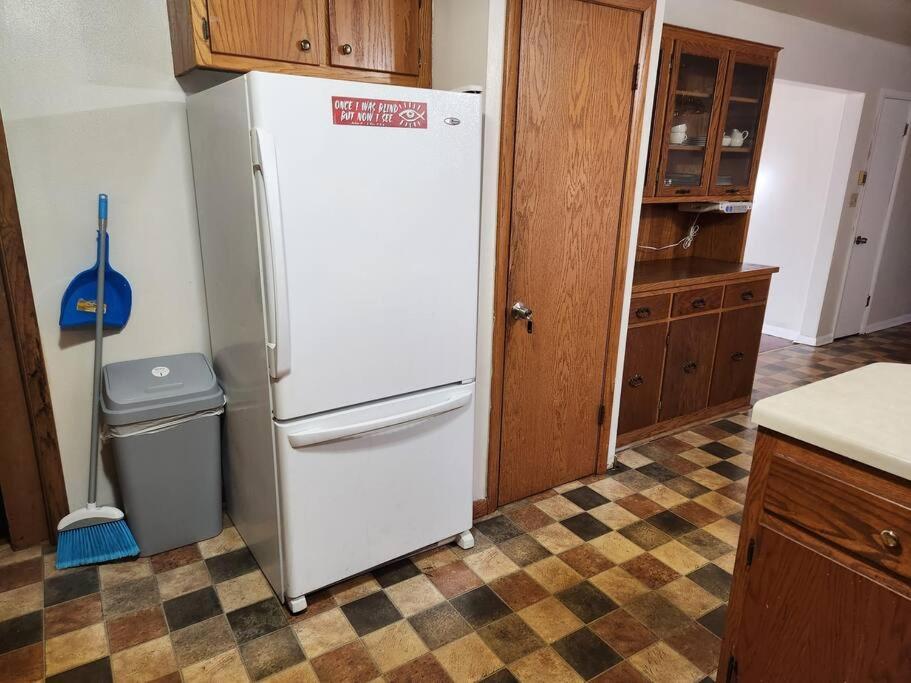 Spacious 4-bedroom In Quiet Neighborhood * Milwaukee
