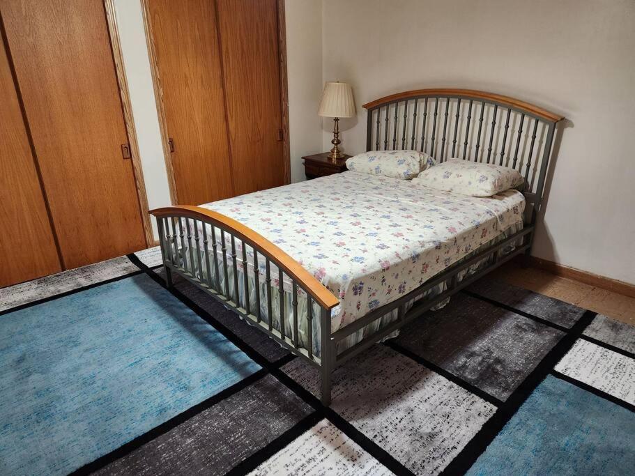 Spacious 4-bedroom In Quiet Neighborhood Holiday home *