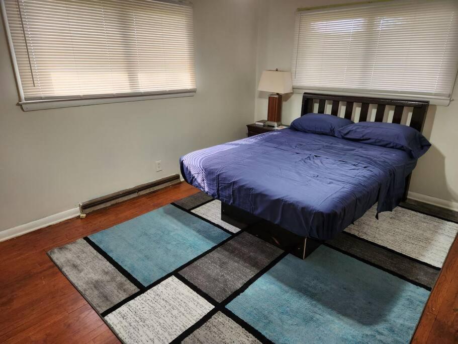 Spacious 4-bedroom In Quiet Neighborhood *