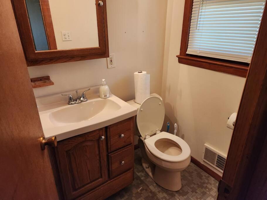Spacious 4-bedroom In Quiet Neighborhood Holiday home