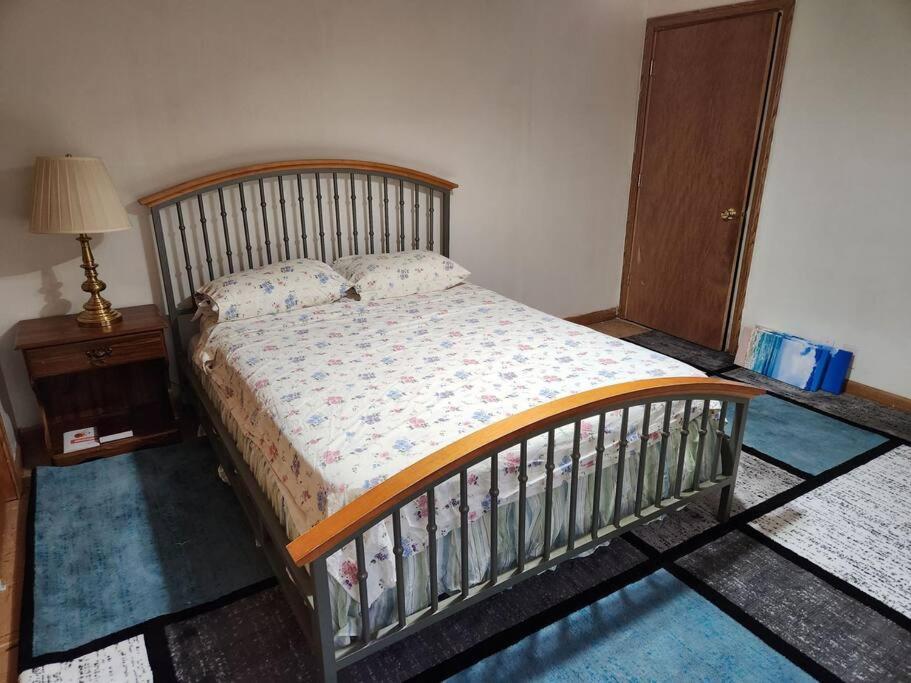 Spacious 4-bedroom In Quiet Neighborhood *