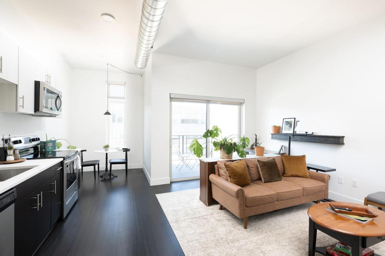 Flexhome Skywalk To Fiserv 1br U6 Apartment Milwaukee