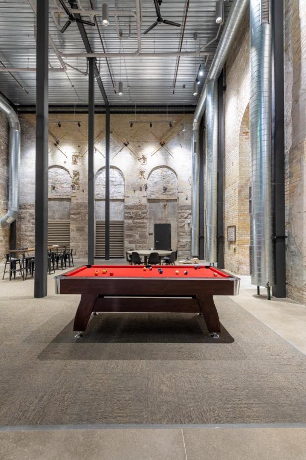 Brewery District 2-story 2br Near Fiserv With Rooftop, Gym, And Parking