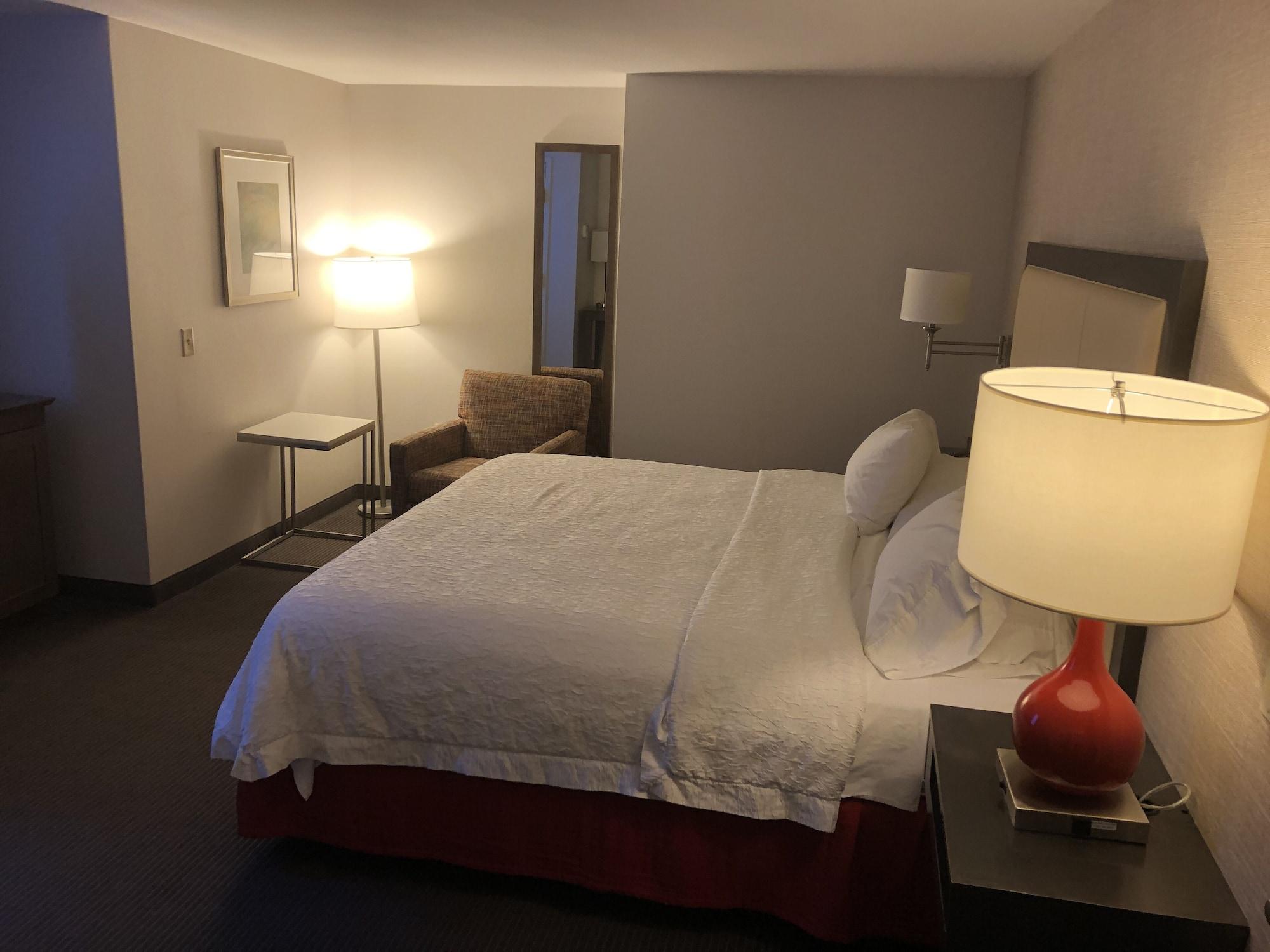 Hampton & Downtown 3*