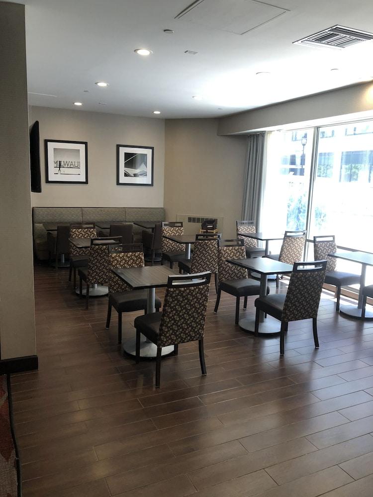 Hampton & Downtown Hotel