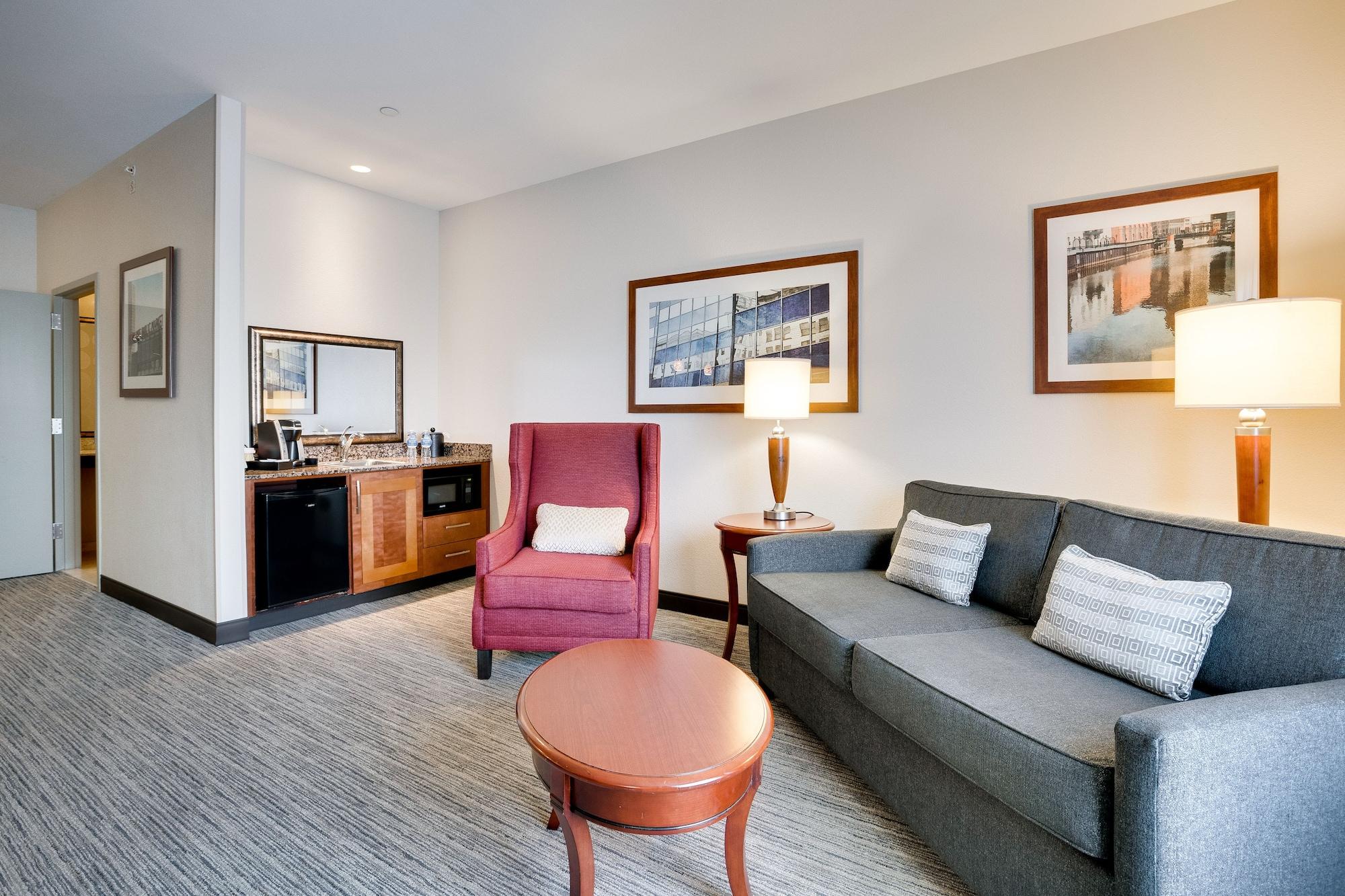Hilton Garden Airport 3* Milwaukee