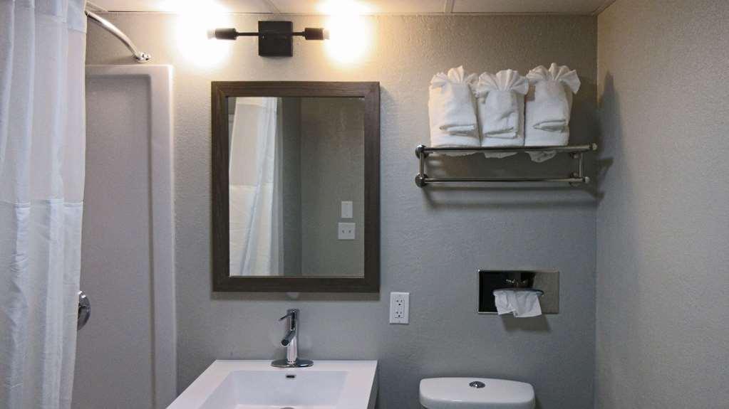 Suburban Airport Hotel