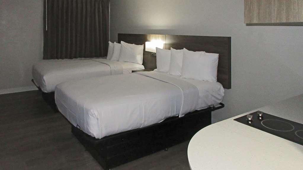 Suburban Airport Hotel *