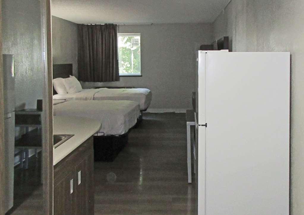 Hotel Suburban Airport