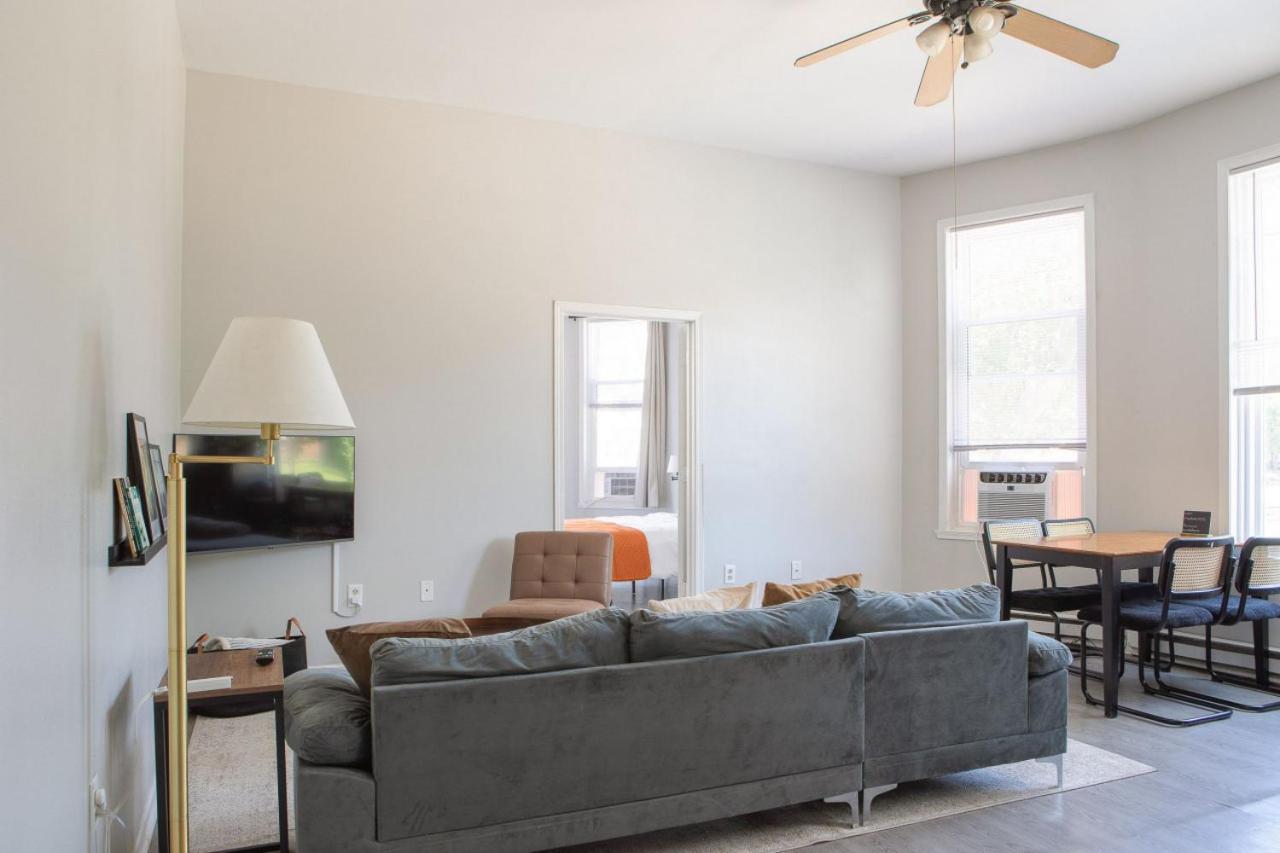Flexhome Marquette Economy 2br Apt Mp4 *