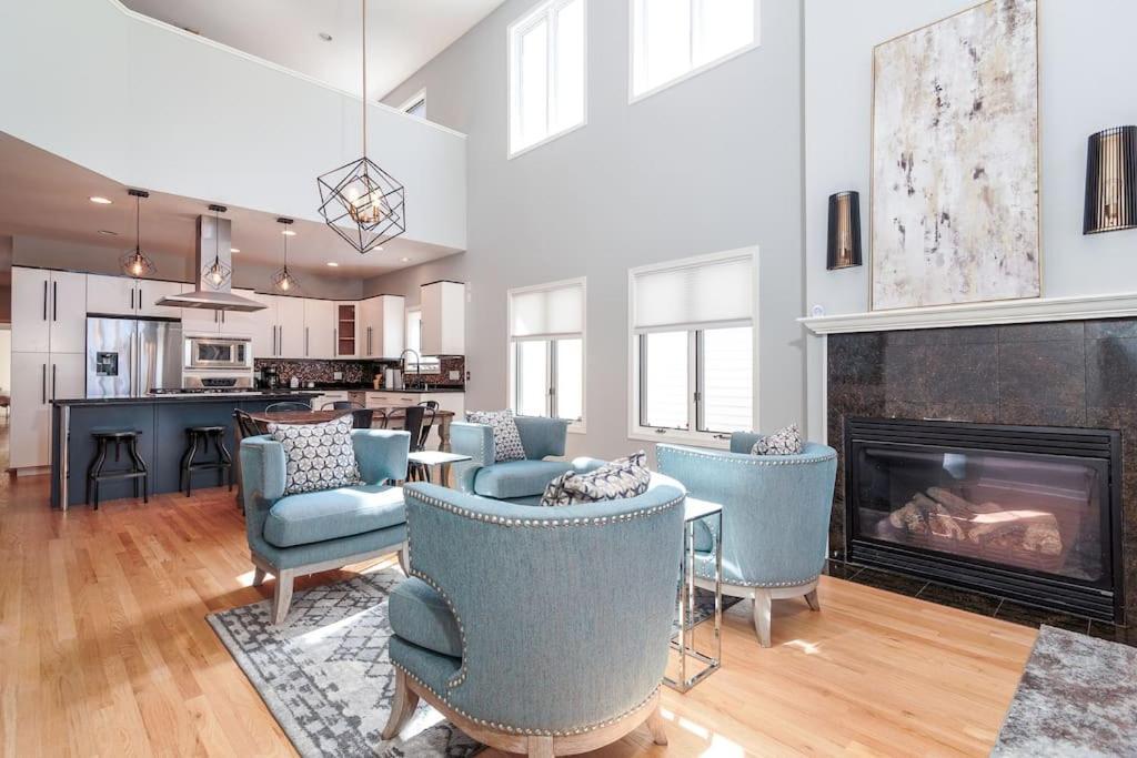 Eclectic Stylish And Cozy Apartment