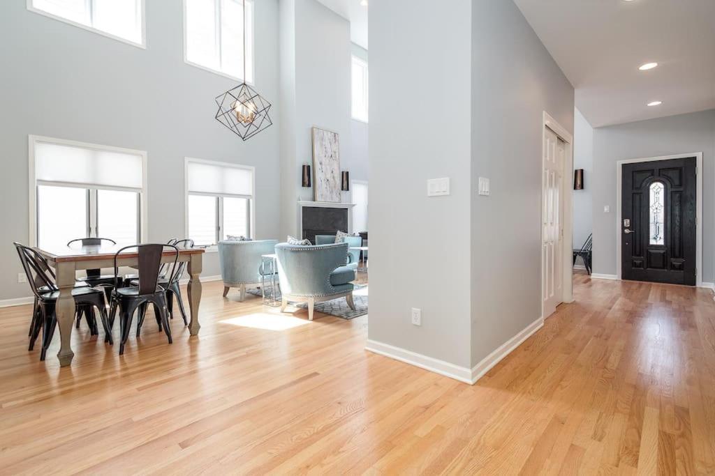 Apartment Eclectic Stylish And Cozy *