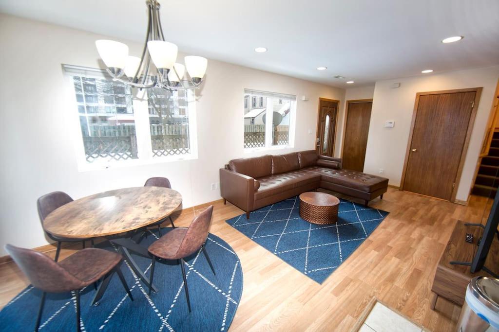 Apartment Eclectic Stylish And Cozy