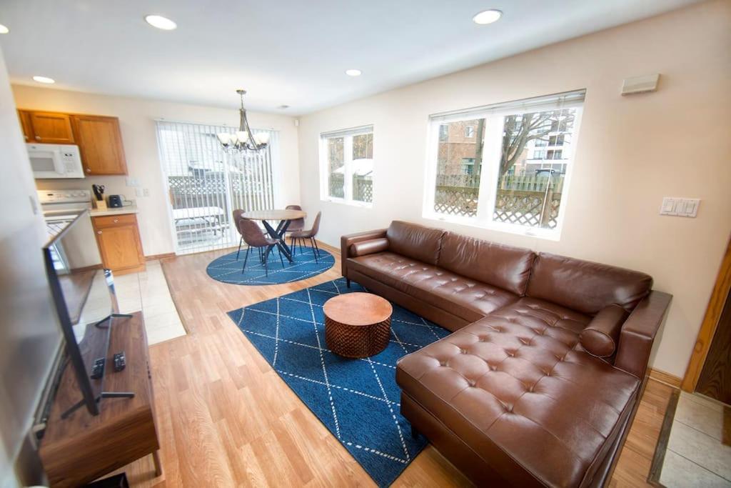 Apartment Eclectic Stylish And Cozy Milwaukee