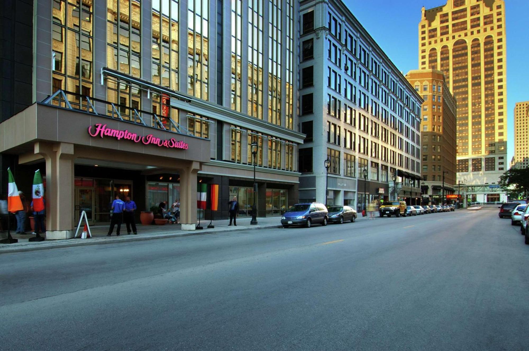 Hampton & Downtown 3* Milwaukee
