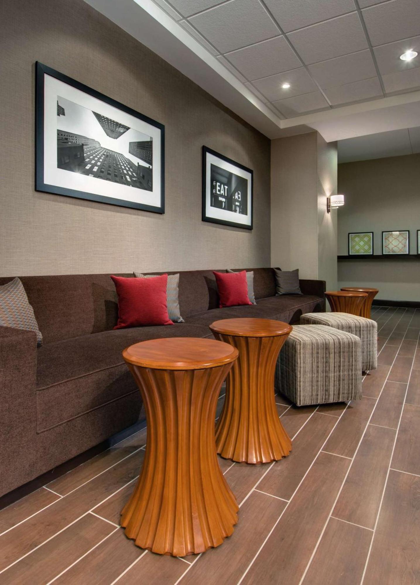 Hotel Hampton & Downtown 3*