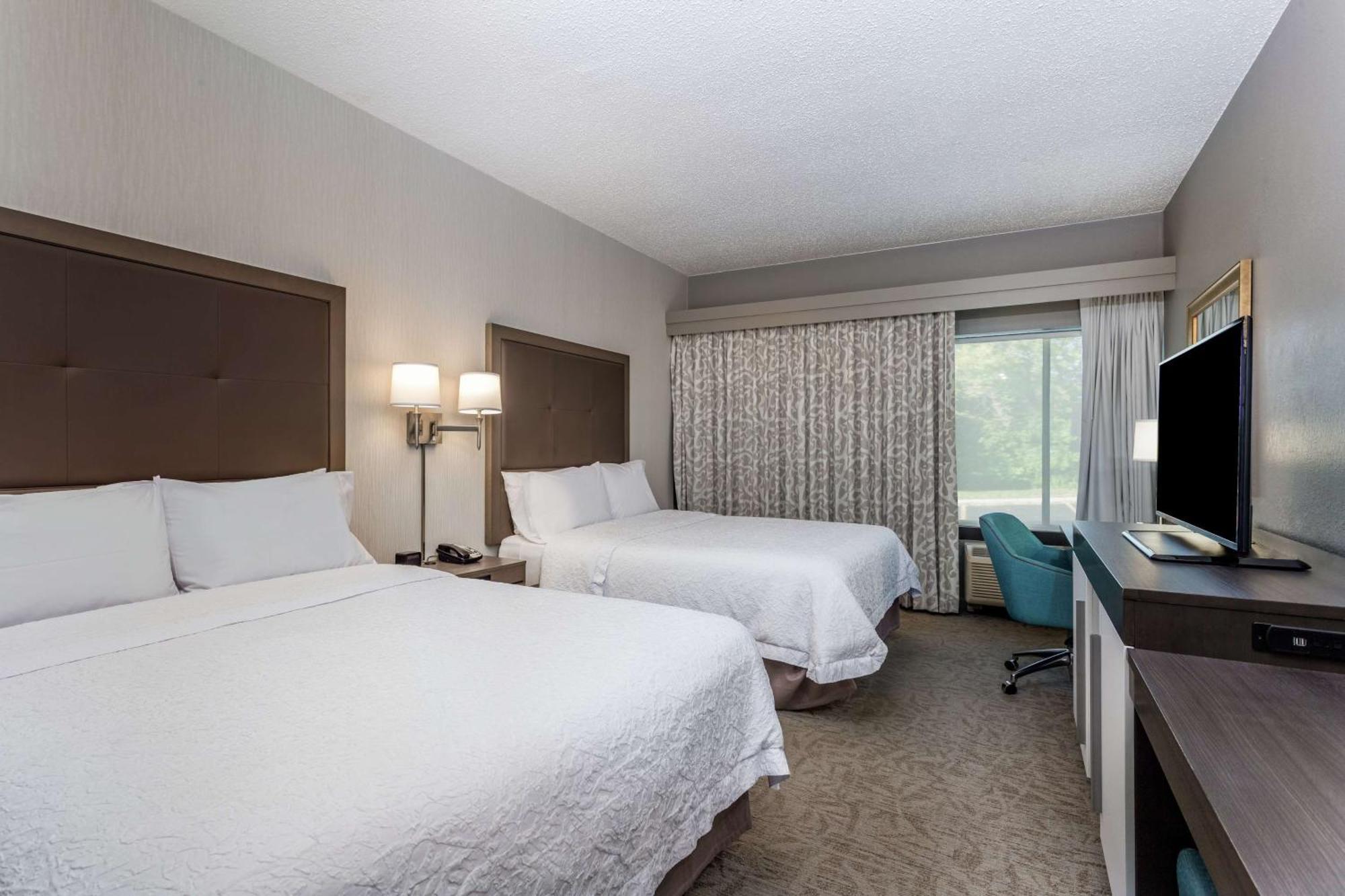 Hampton Airport Hotel 3*
