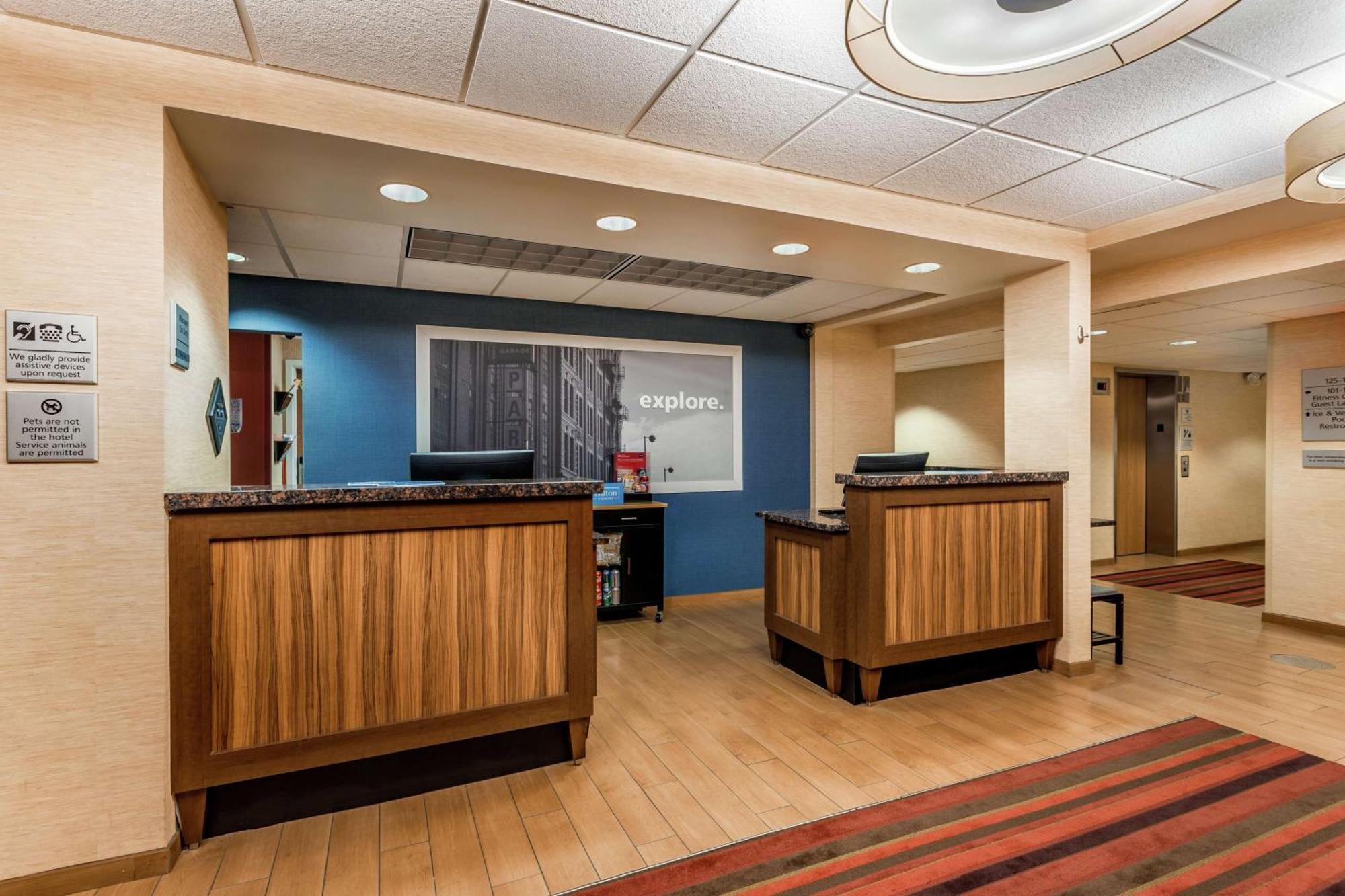 Hampton Airport 3*